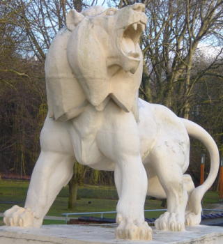 Lion rugissant par Raymond de Meester
